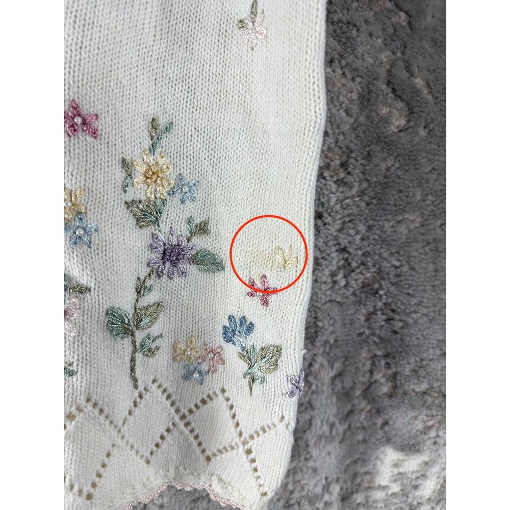 Yarnworks Size S Floral Embroidered Knit Top Ivory Short Sleeve Button - Picture 2 of 7